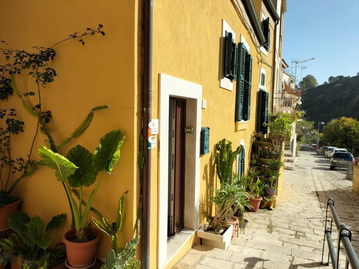 La Casa Di Sveva Apartment Ragusa Ngoại thất bức ảnh